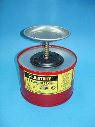 plunger can